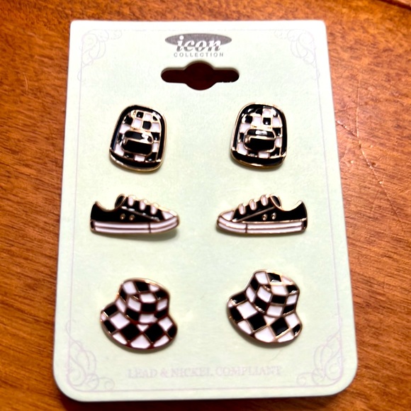 Icon collection Jewelry - Black, white & gold earrings. Set/3. Trendy shoes, backpack & bucket hat.